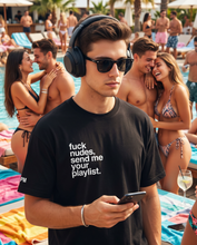Carica l'immagine nel visualizzatore di Gallery, Fuck nudes - Oversize Tshirt